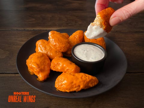 Hooters Debuts Quorn Meatless Wings, But What's The Nutrition Like?