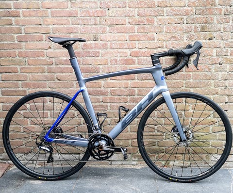 De BH G8 disc 6.5 met de originele wielset