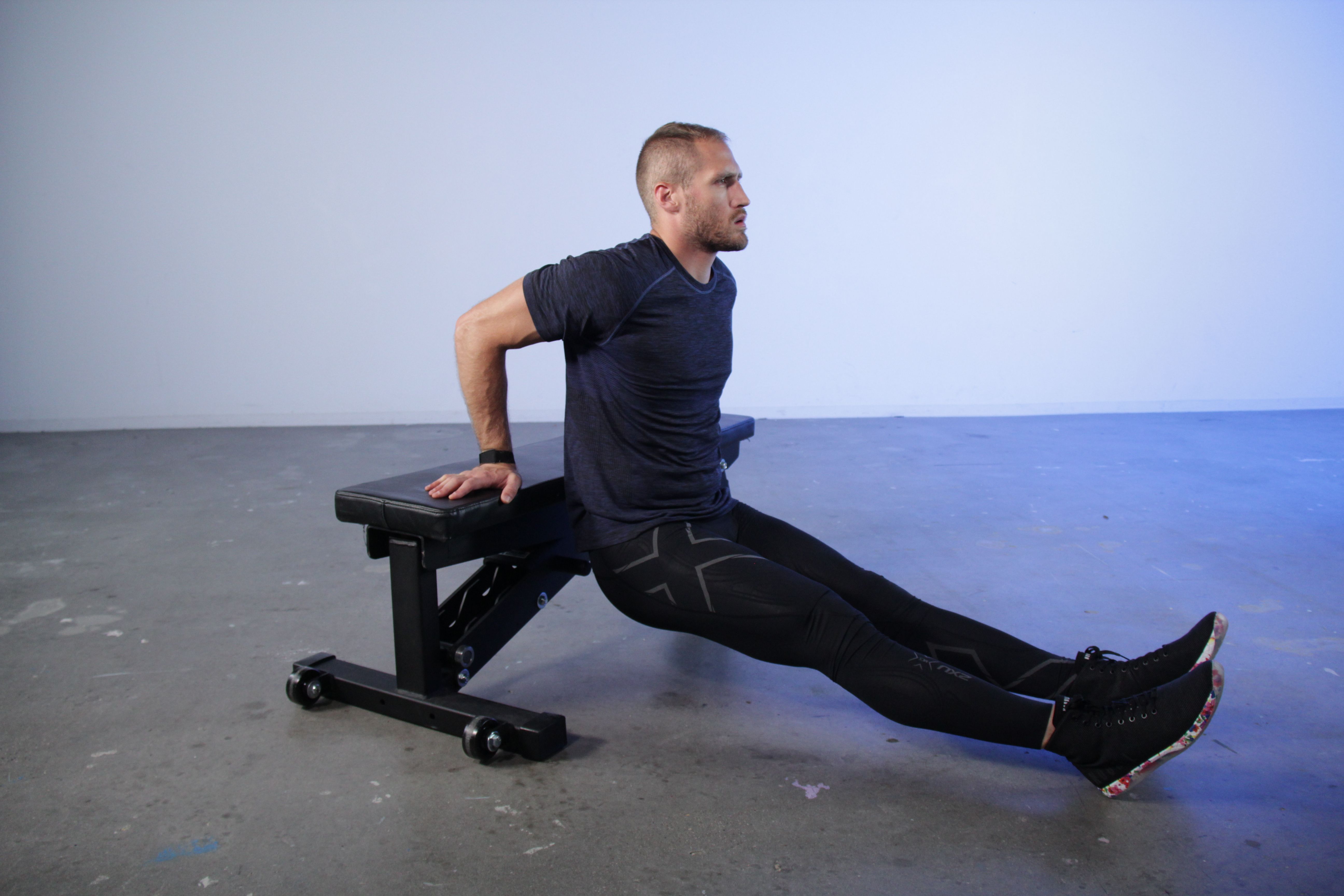 How To Do Bench Dips To Pack On Triceps Muscle In Your Workout