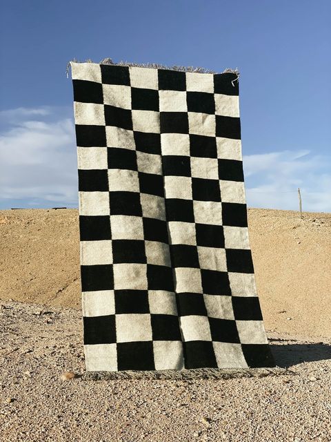 salam hello checkerboard rug   elle decor