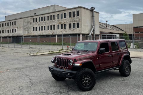 The Jeep Wrangler 392 Is Absurd, But That's Kind of the Point The Jeep Wrangler 392 Is Absurd, But That's Kind of the Point