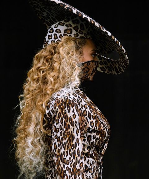 Beyoncé total look leopardo