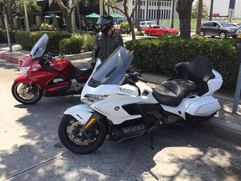 honda gold wing looks cool, requires no shifting