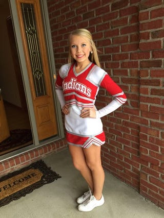 Cheerleading uniform, Sports uniform, Clothing, Uniform, Beauty, Cheerleading, Blond, Fashion, Leg, Human leg, 