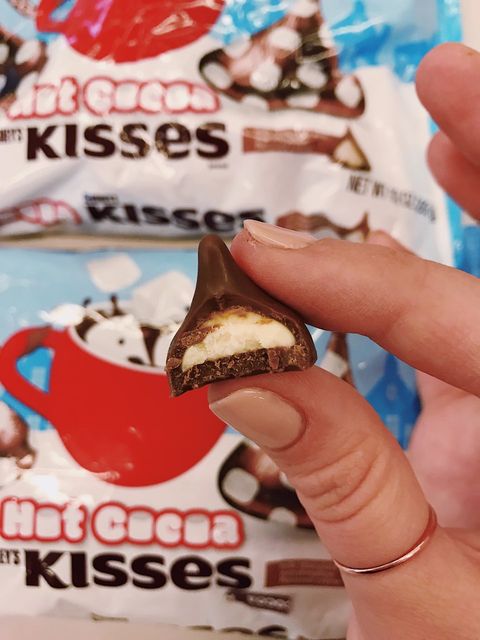Hershey Kisses' First New Flavor In 10 YEARS Is Straight Holiday Magic - Hershey's Hot Cocoa Kisses