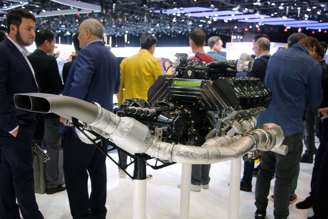 koenigsegg twin turbo v8 engine on display at geneva motor show