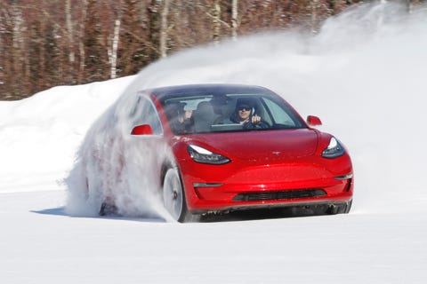 tesla model 3 neige