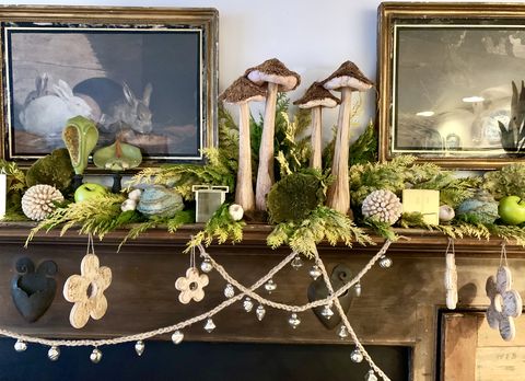 a christmas mantel by bunny williams