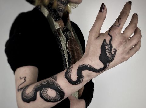 Arm, Hand, Cool, Tattoo, Design, Human, Pattern, Temporary tattoo, Finger, Elbow, 