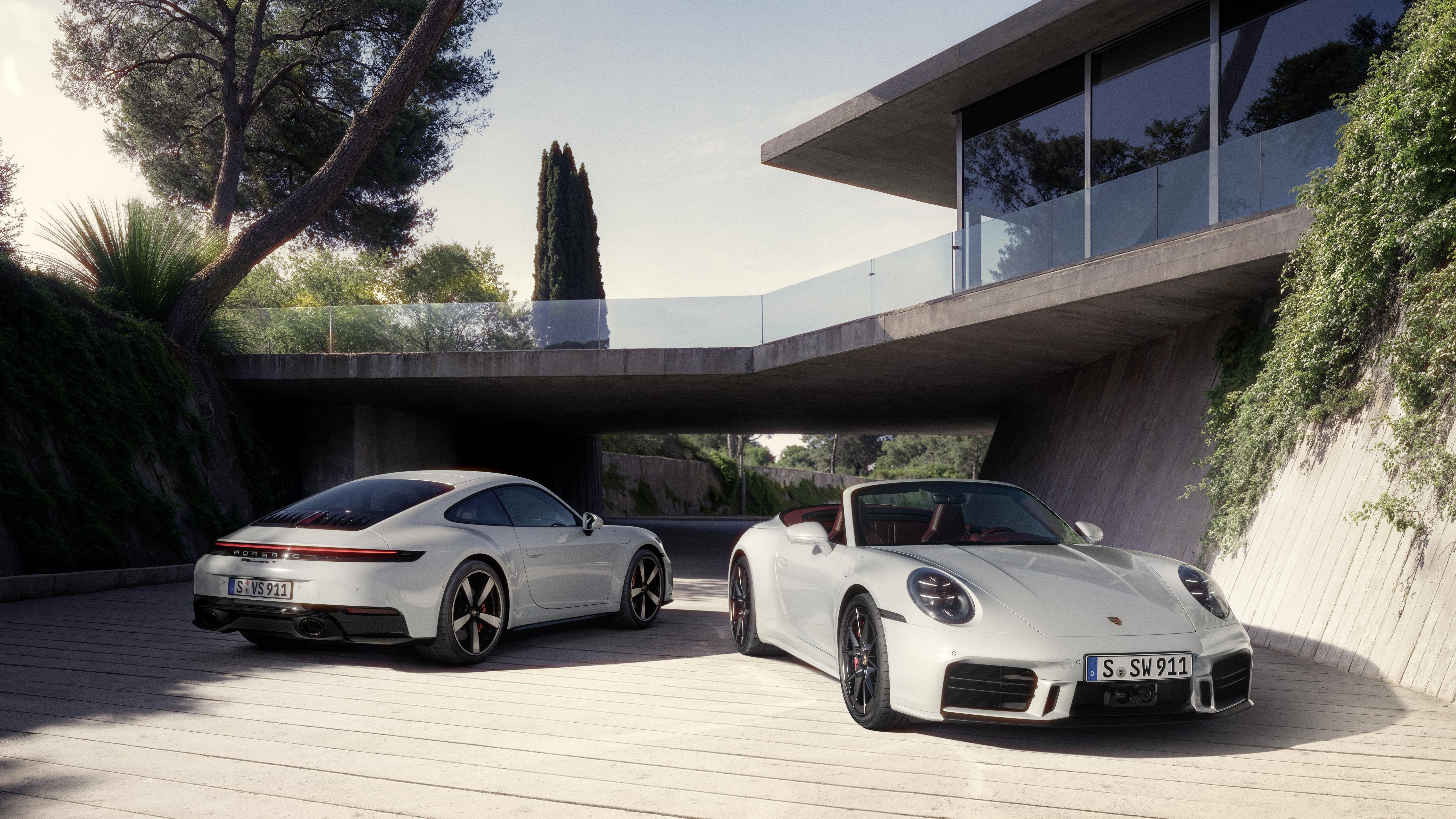 The 2025 Porsche 911 Carrera S Gains Power, Loses the Stick Shift