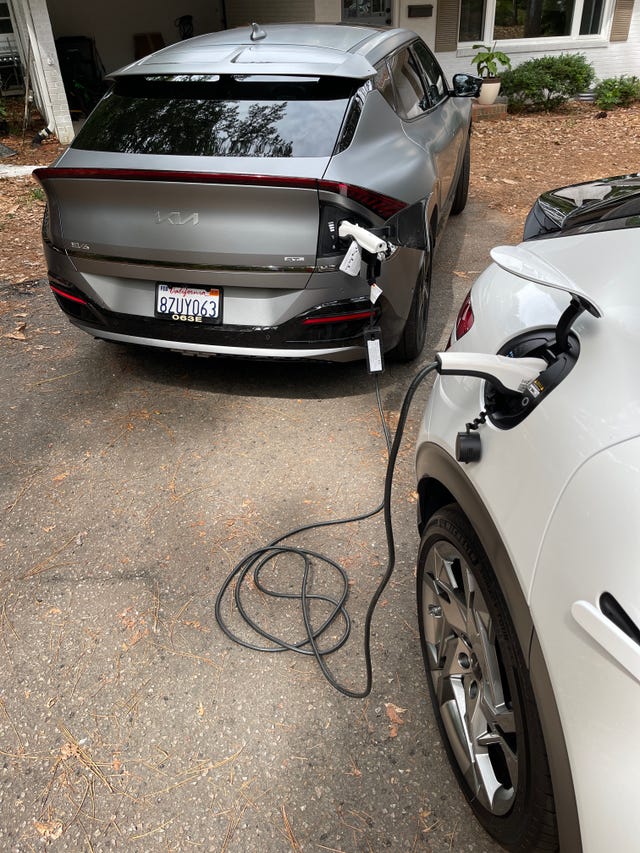kia ev6 charging a genesis gv60