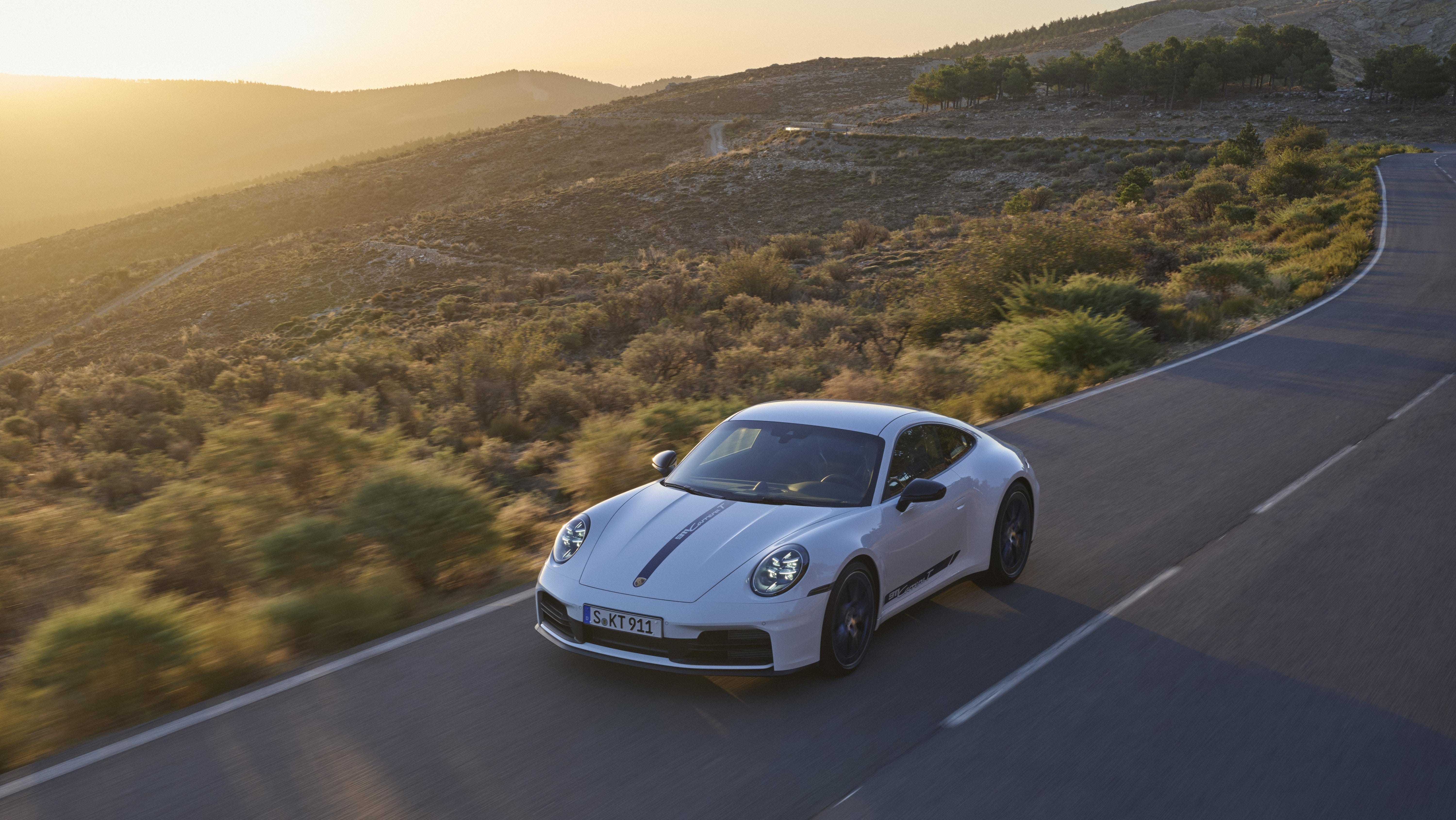 2025 Porsche 911 Carrera T Gets a 6-Speed Manual, Optional Drop-Top