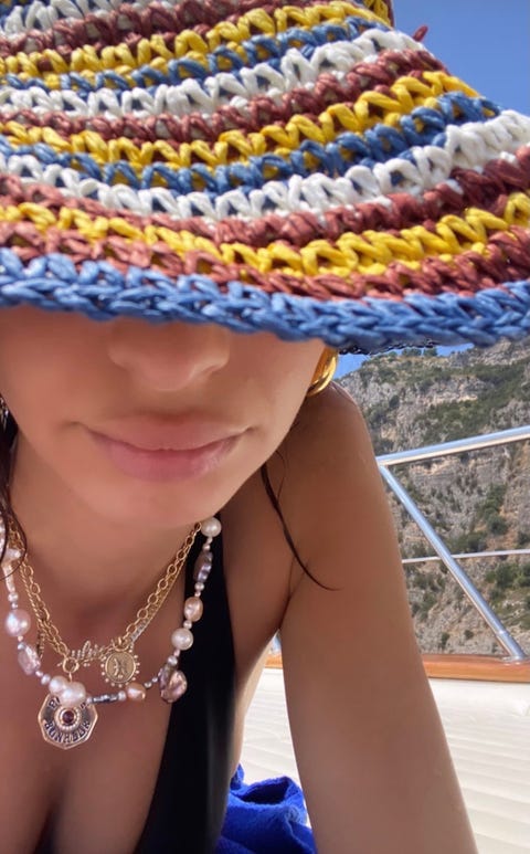 bonnet au crochet emrata emily ratajkowski