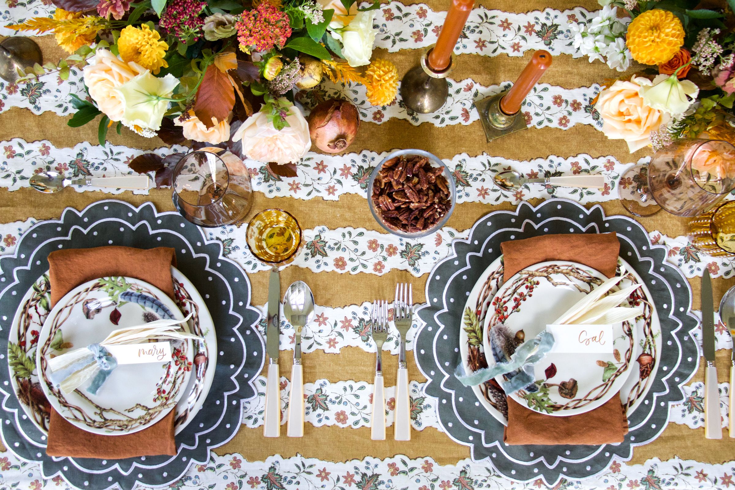 14 Tastemaker-Approved Thanksgiving Table Setting Ideas