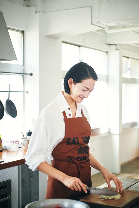 世界的トップモデル 冨永愛は 何を食べ 何を食べないのか 最新刊 冨永愛 美をつくる食事 を発売 Elle エル デジタル