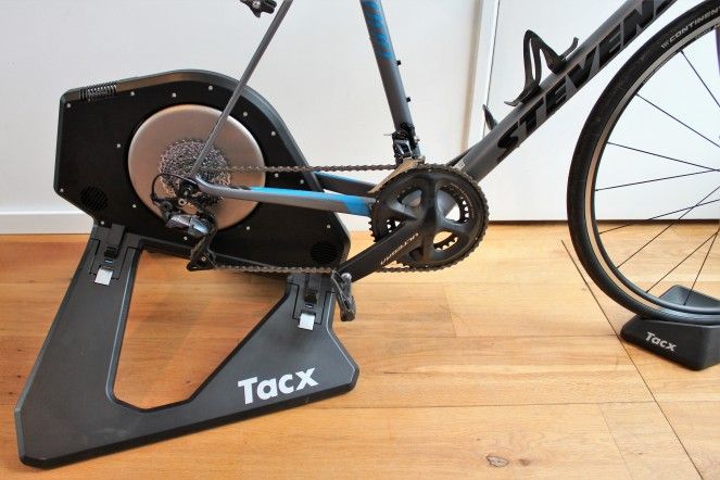 Absurd meest Wegversperring Review: De Tacx Neo Smart brengt de echte fietsbeleving bijna naar binnen