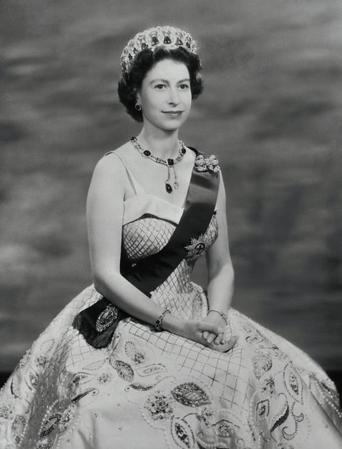 Queen Elizabeth poses in royal attire