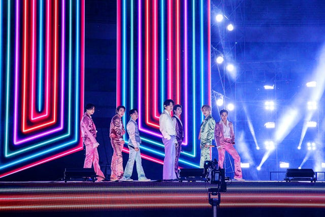 Watch Bts Life Goes On And Dynamite Amas Performance