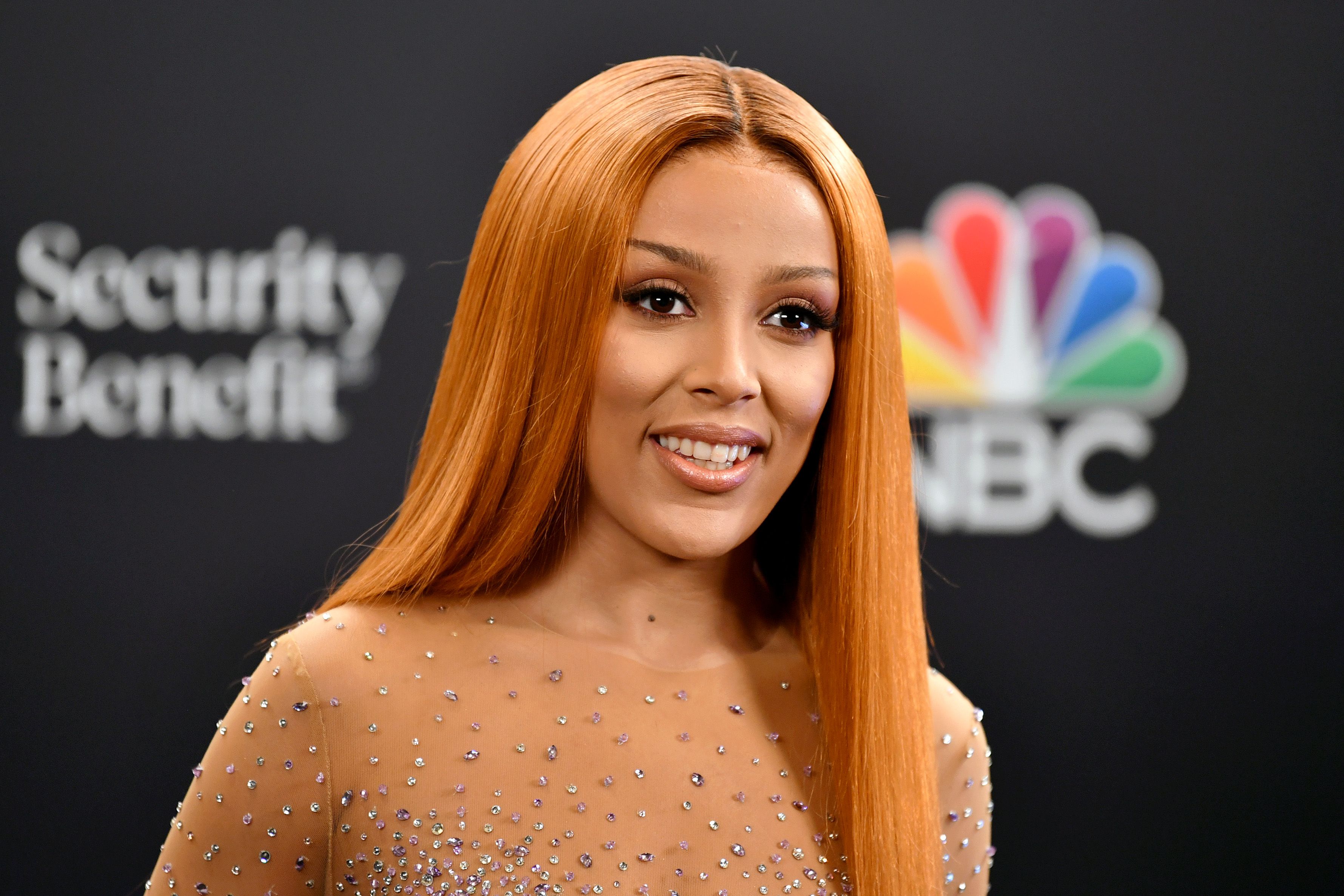 You Need To See Doja Cat With A Microfringe Mullet At The Grammys