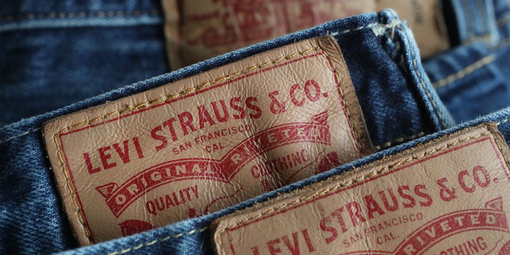 Karakteriseren Praktisch kas Levi's steekt de iconische 501-jeans in duurzaam jasje