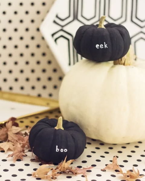 indoor halloween decorations pumpkin messages