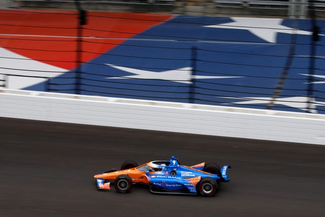 Scott Dixon Seizes Indianapolis 500 Pole