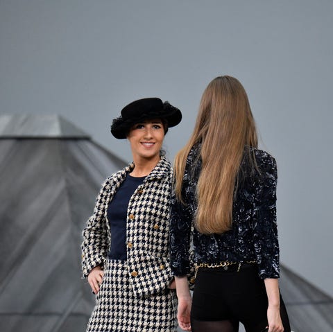 Influencer verstoort Chanel show