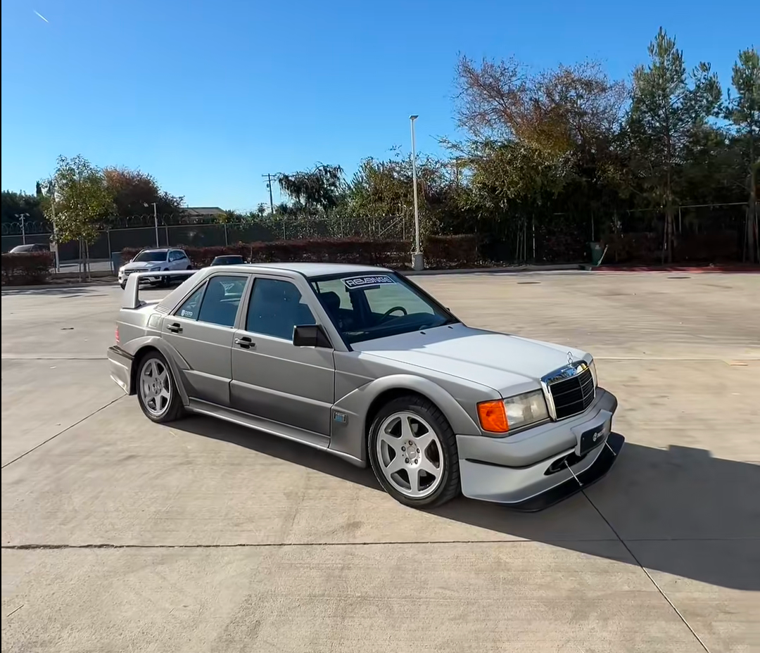 This Black-and-White Color-Shifting Wrap Is Utterly Mesmerizing