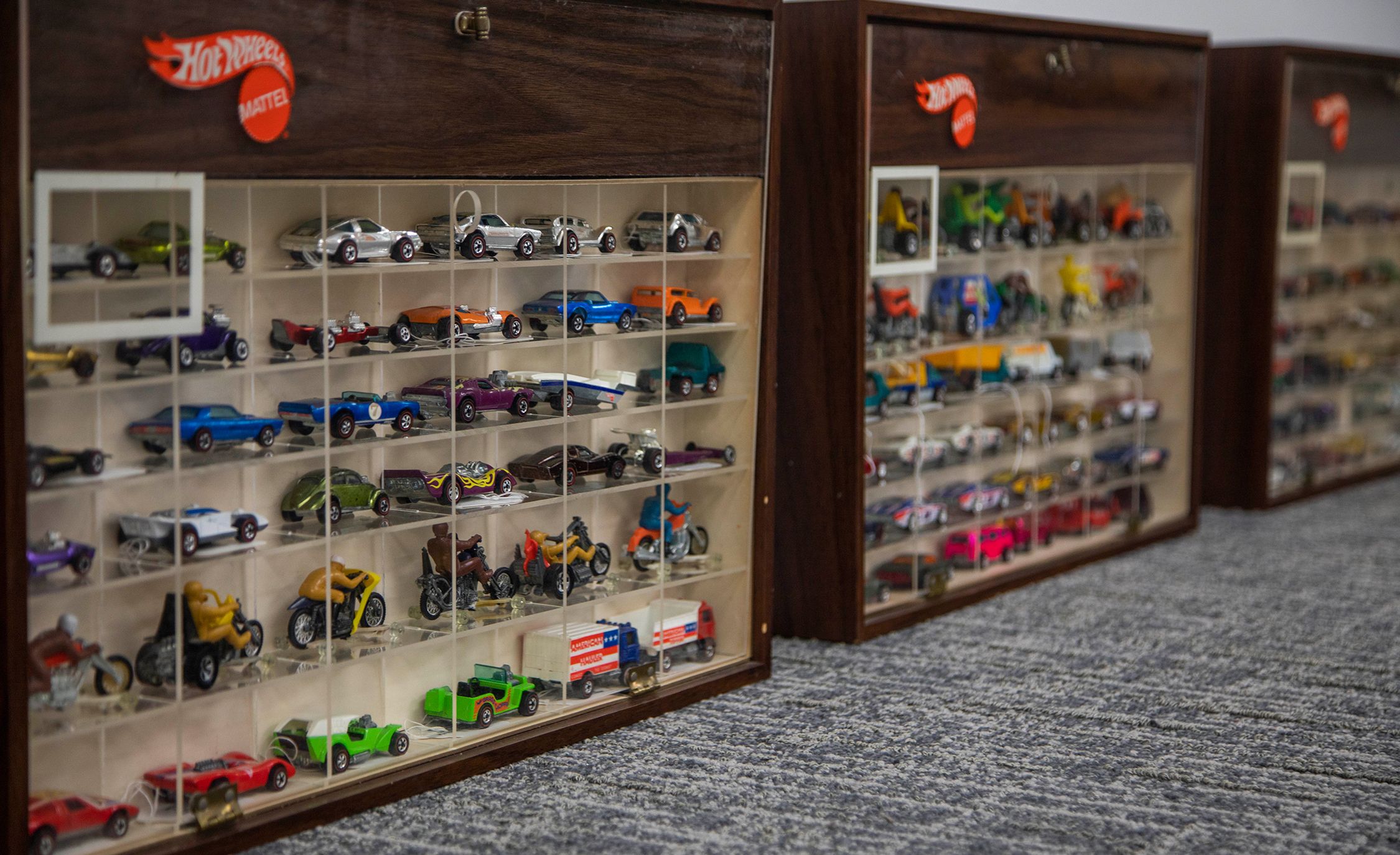 mattel hot wheels display case