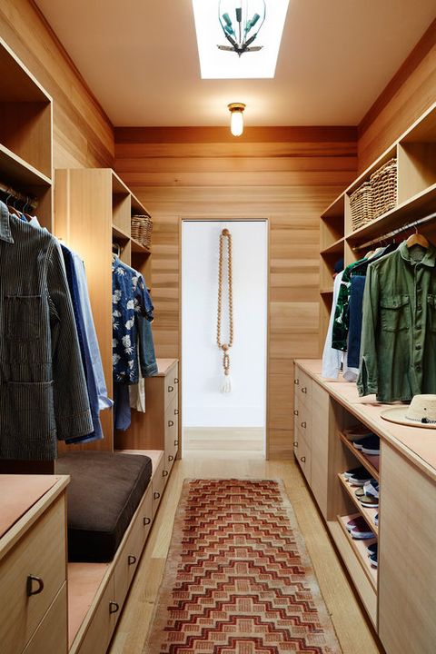 25 Best Walk In Closet Storage Ideas And Designs For Master Bedrooms