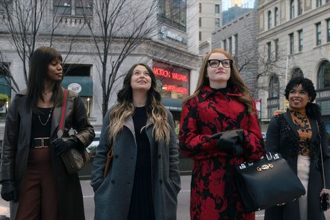 inventing anna l to r laverne cox as kacy duke, katie lowes as rachel, julia garner as anna delvery, alexis floyd as neff davis in episode 105 of inventing anna cr courtesy of netflix © 2021