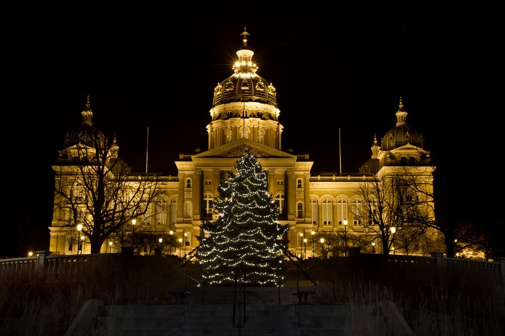 Ky State Capitol Clock At Christmas 2021
