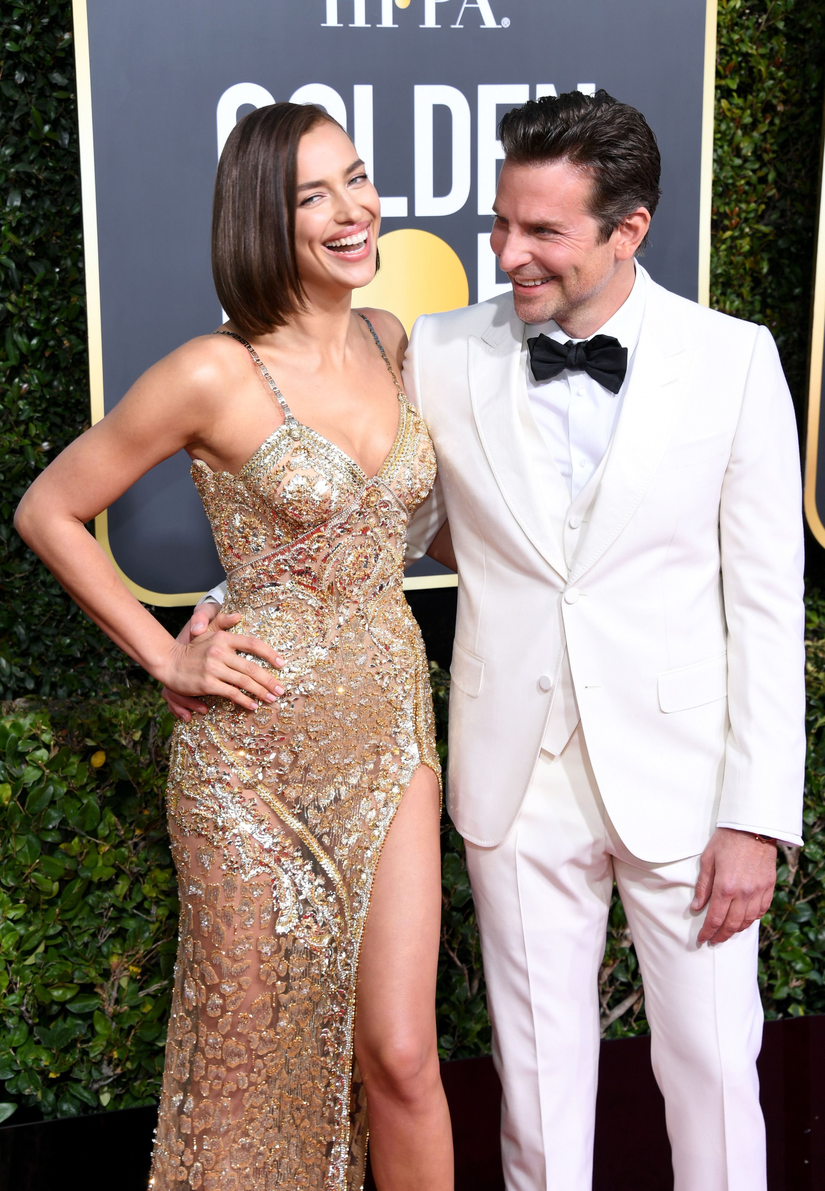 irina shayk golden globes dress