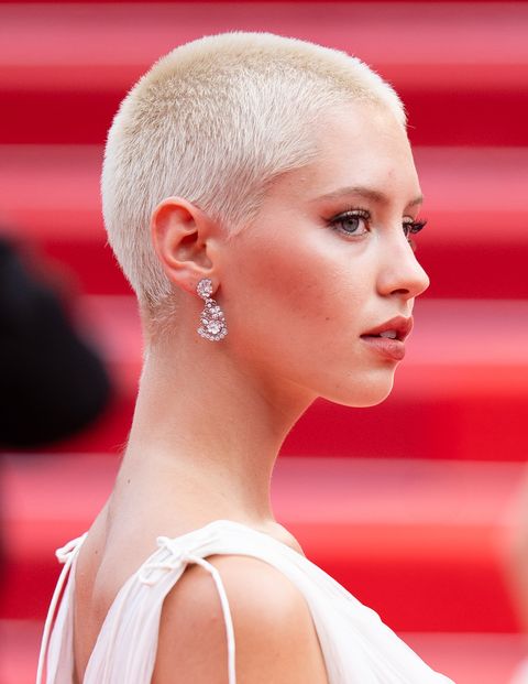 iris law with her shaved head