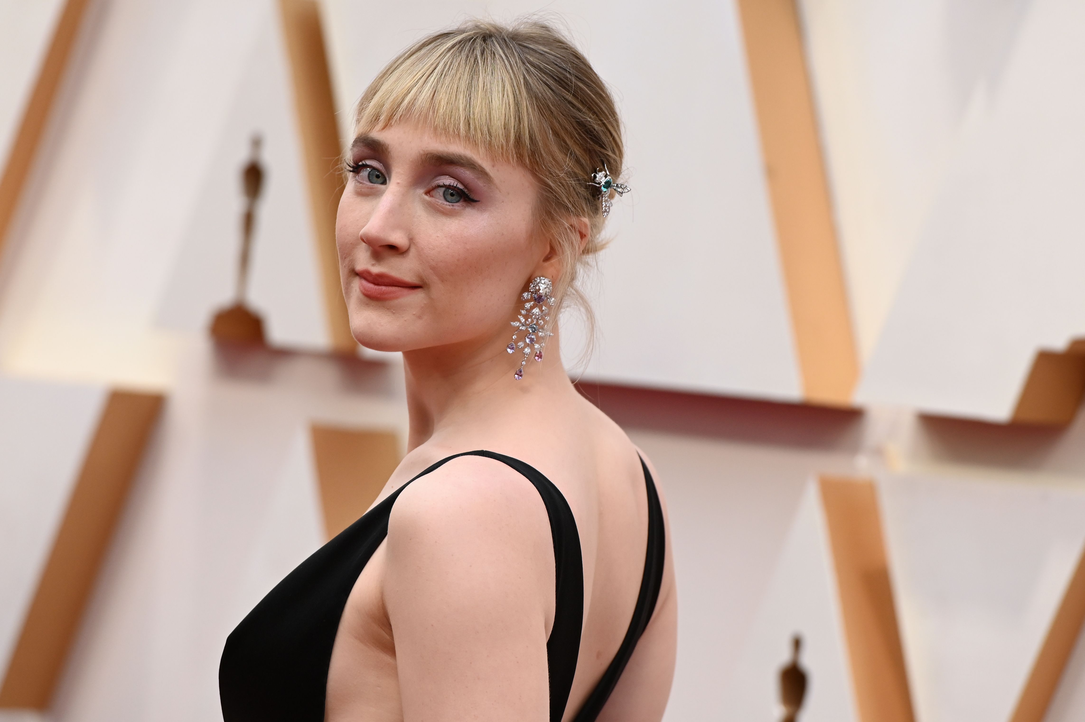Saoirse Ronan Just Debuted Bangs And A Butterfly Clip On The