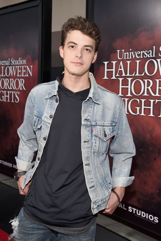 Next photo of Israel Broussard