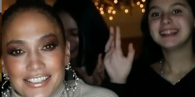 Watch Jennifer Lopez and Her Family Have a Fun Virtual Dance Party With Her Fans Watch Jennifer Lopez and Her Family Have a Fun Virtual Dance Party With Her Fans