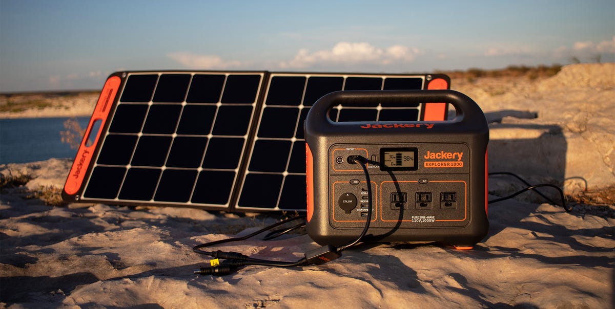 Jackery Solar Generator 1000 Power Station Review: Making Off-Grid Living  Easy