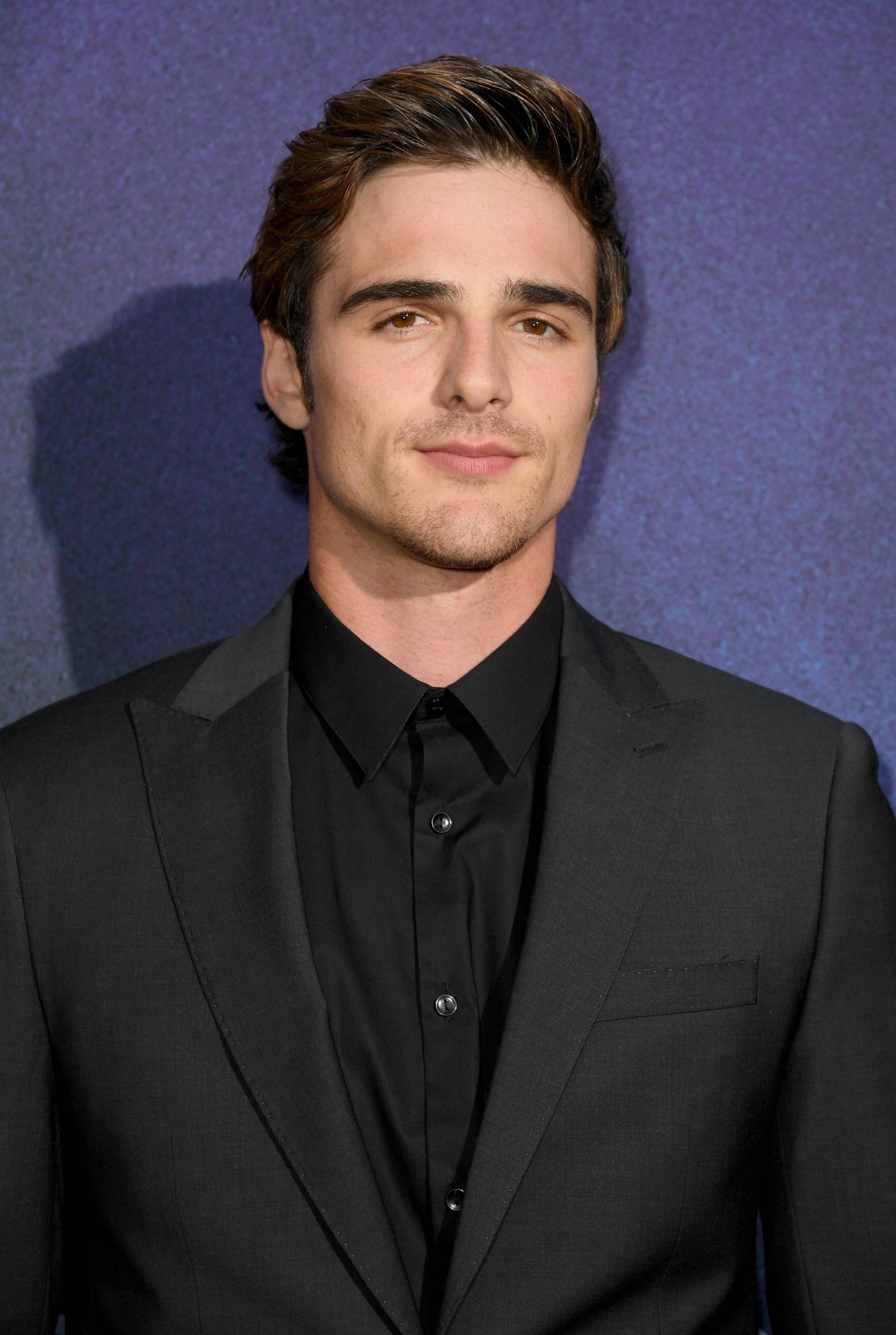 Fans Think Jacob Elordi Looks Miserable In The Kissing Booth 2