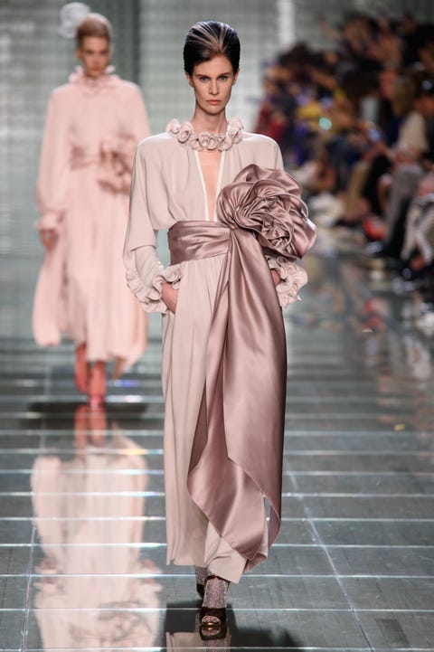 70 Best New York Fashion Week Spring 2019 Bridal Trends Nyfw Image