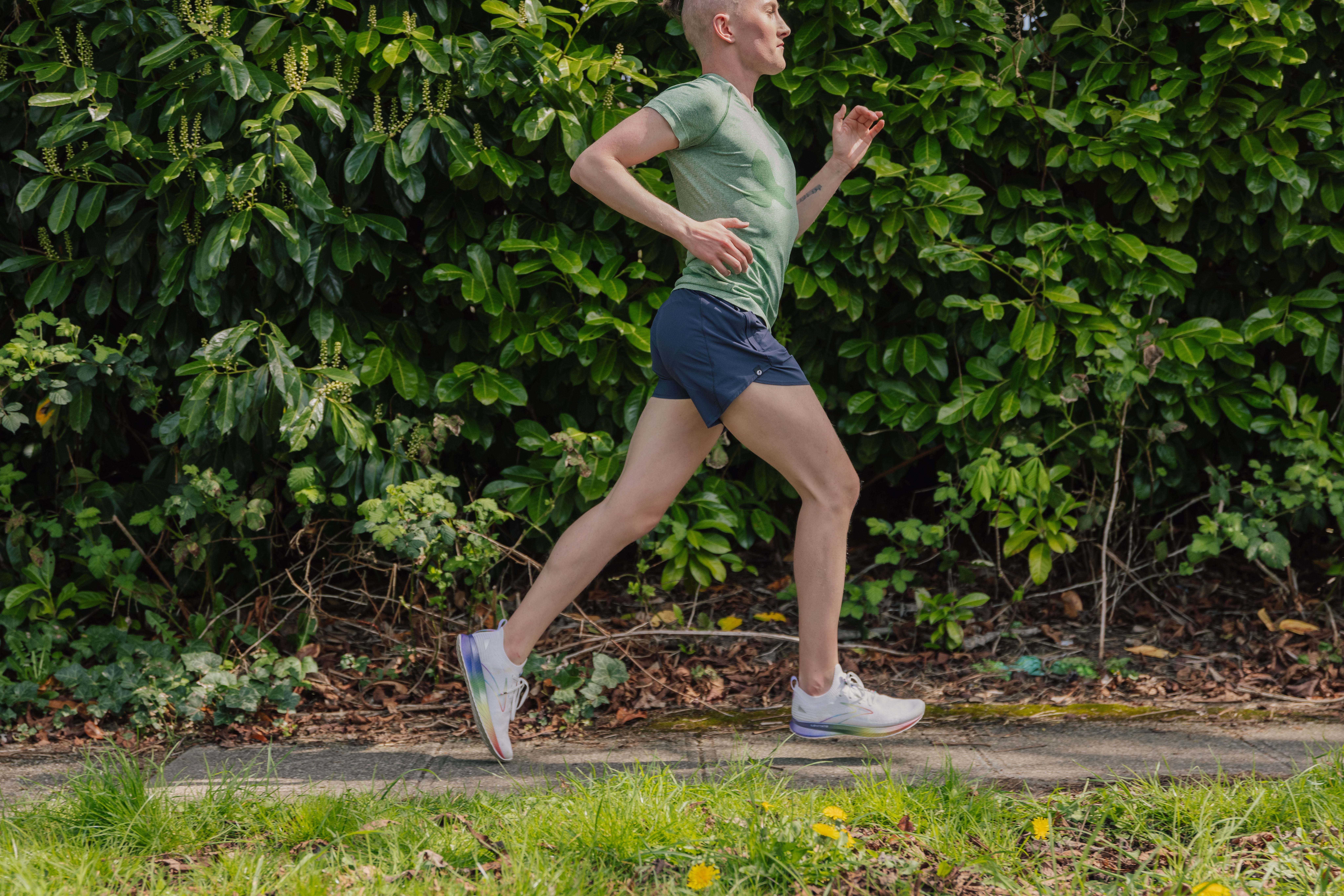 This In-Depth Guide Helps Race Directors Make Running More Inclusive for Nonbinary Athletes