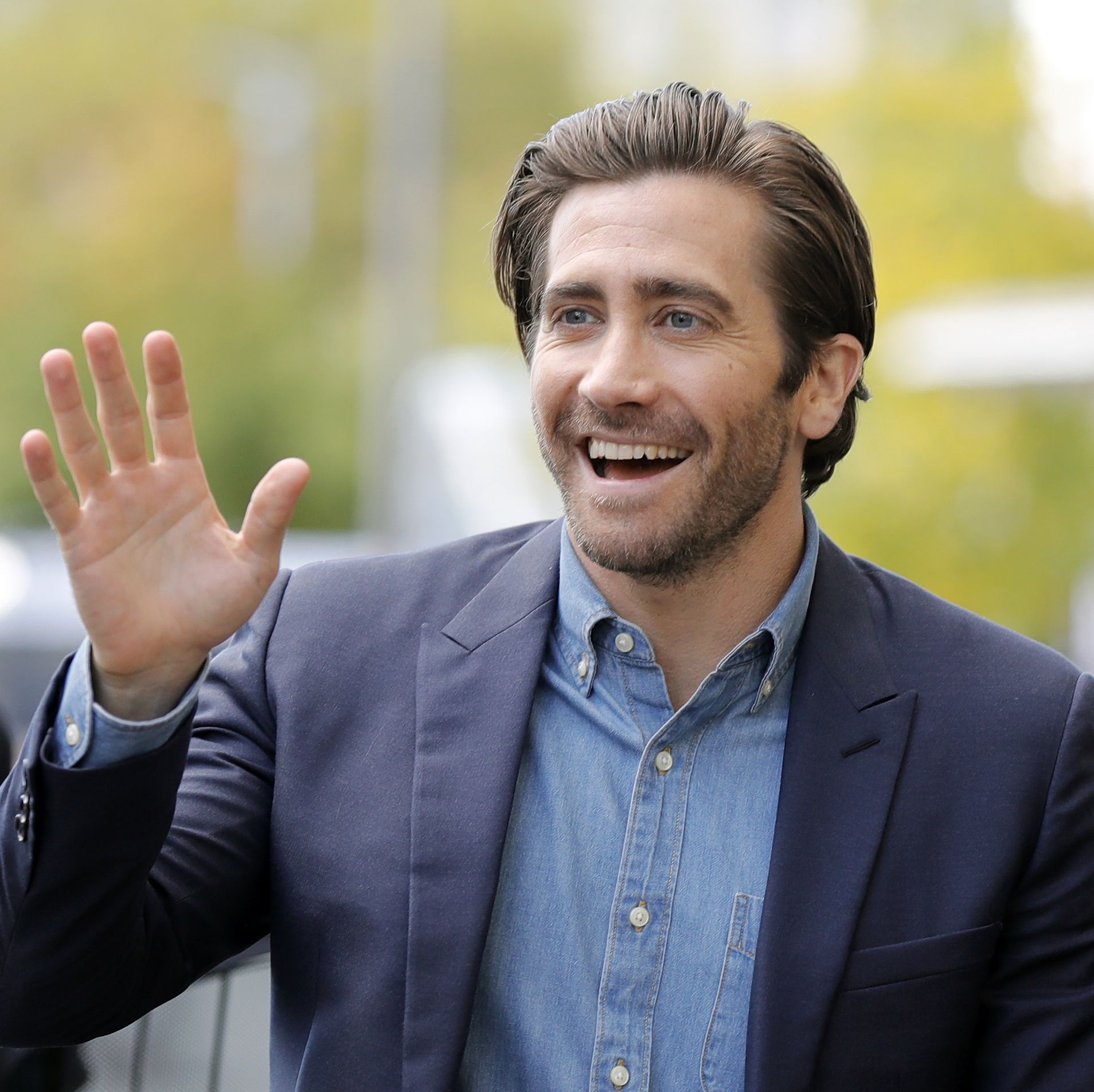 People Think Jake Gyllenhaal Is Trolling Taylor Swift in His New Magazine Shoot