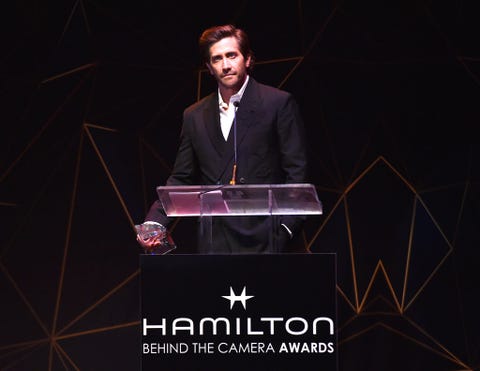 jake gyllenhaal presents awards at the ceremony