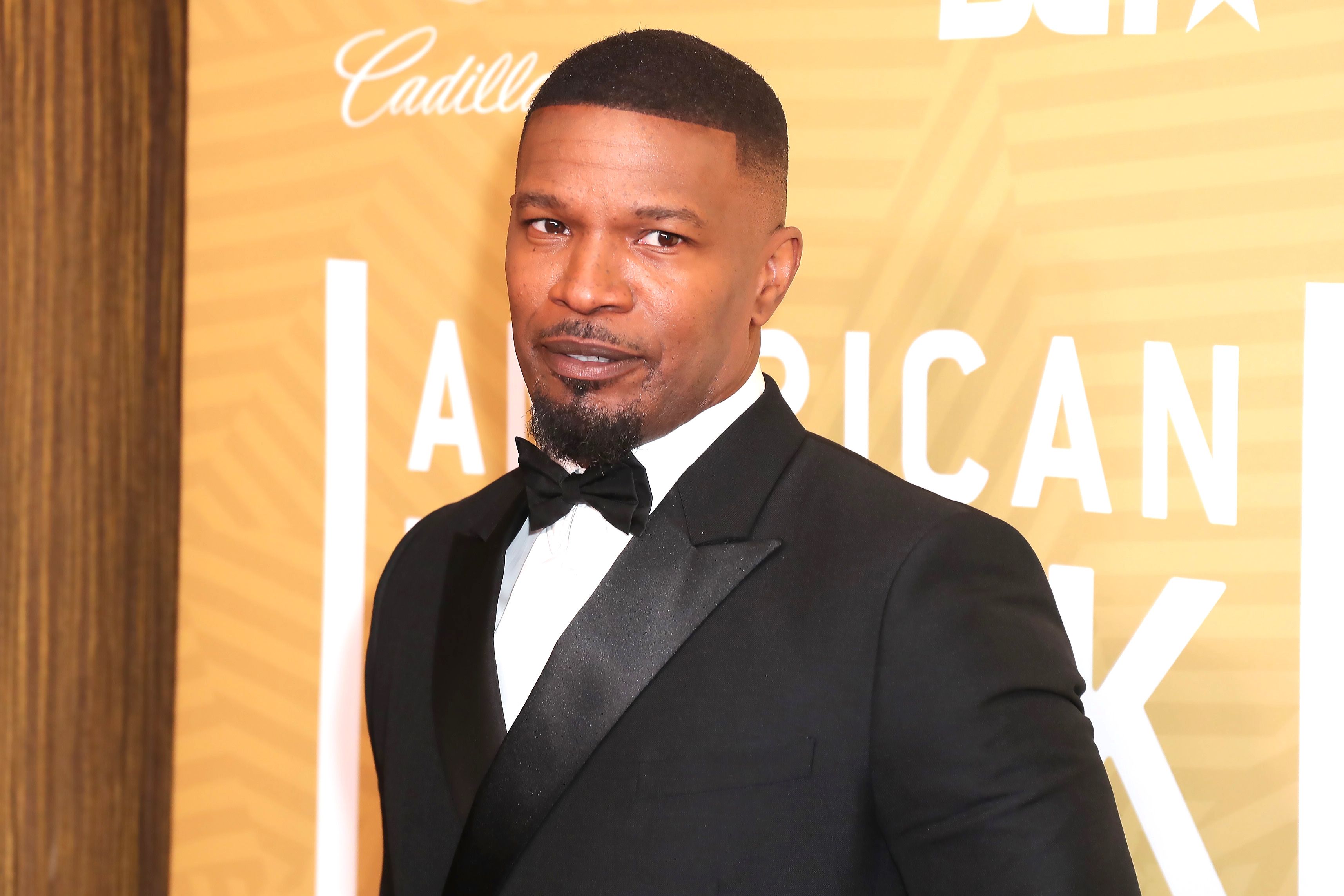 Jamie Foxx To Play A Vampire Hunter In New Netflix Comedy from hips.hearsta...