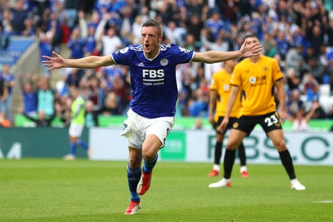 jamie vardy of leicester city celebrates after scoring their side's first goal during the premier league match between leicester city and wolverhampton wanderers at the king power stadium on august 14, 2021 in leicester, england