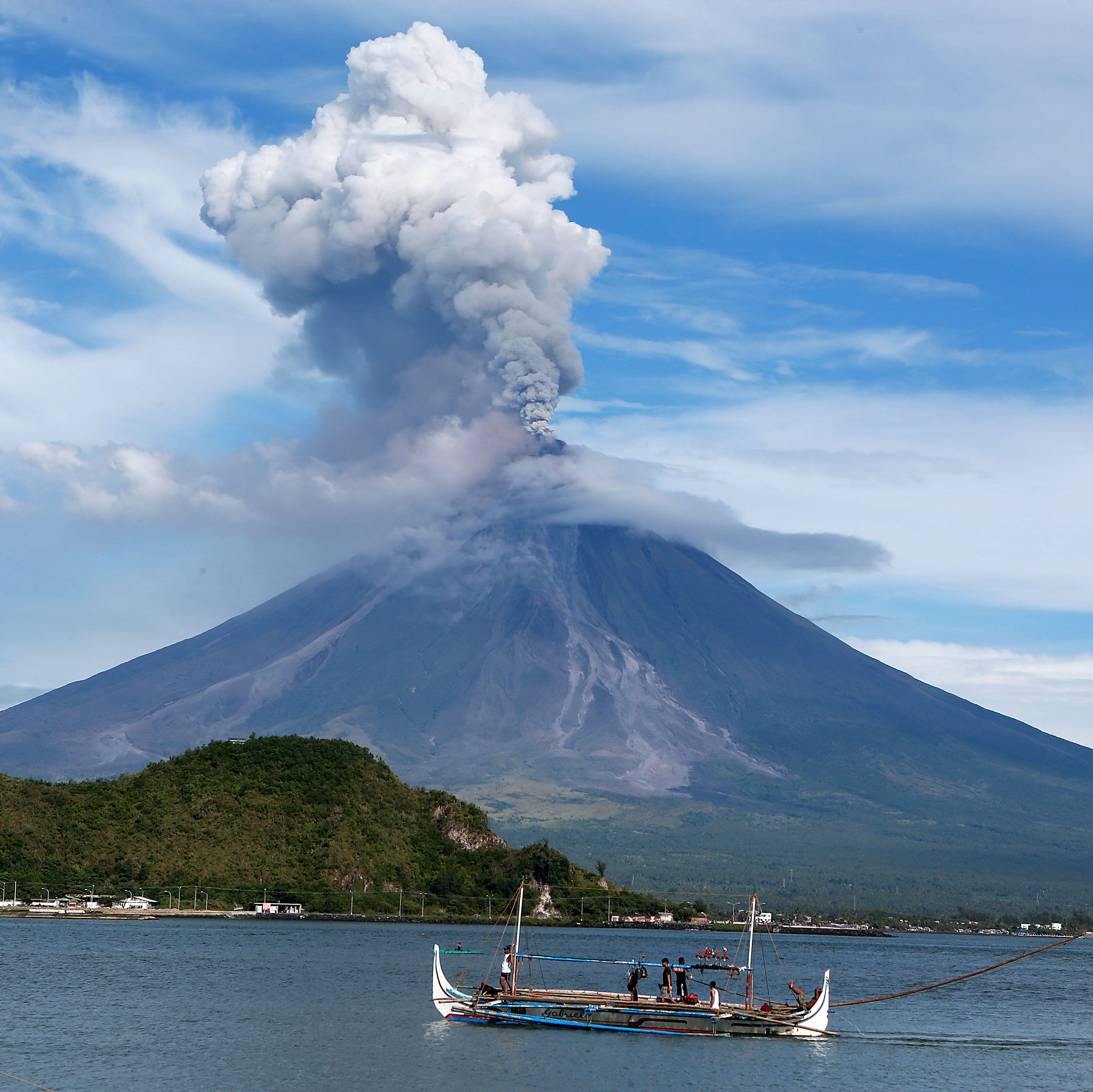 The 15 Most Dangerous Active Volcanoes (That Are Closest to Highly Populated Areas) in the World