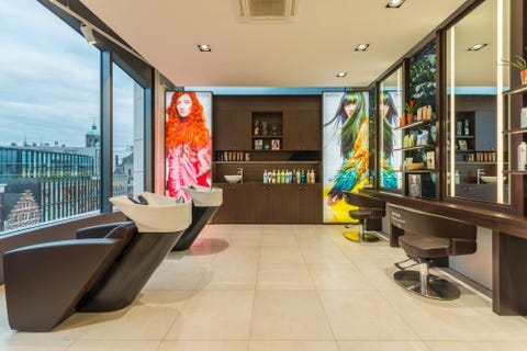 jan's azarakhsh onderging deze aveda hair treatment en kreeg de