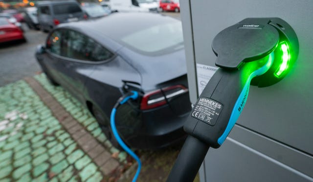 ニーダー ザクセン州の電気自動車の充電ステーション