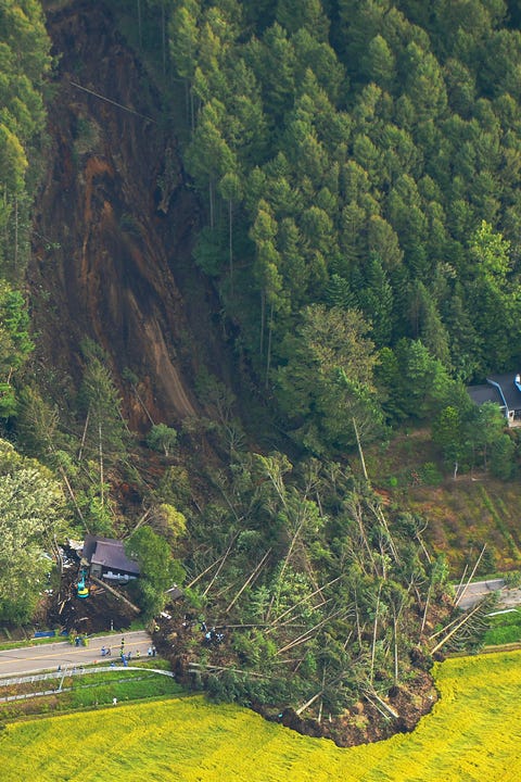 The Most Devastating Photos of the Aftermath of the Japan ...