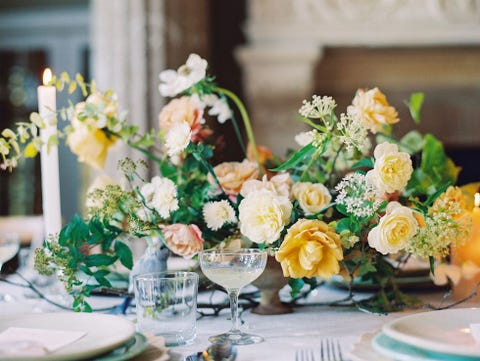 20 Spring Wedding Flower Ideas Bridal Bouquets And Floral Centerpieces For A Spring Wedding